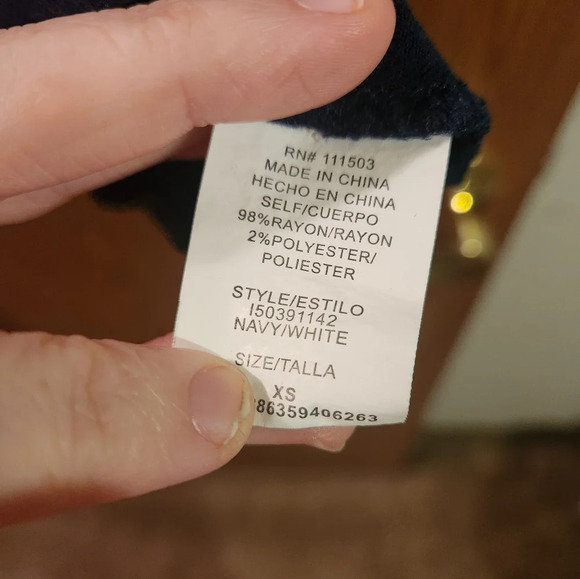 💓 3/$10 Lily Rose XS Blue Pretty Top With Crochet Sleeves - Picture 10 of 12